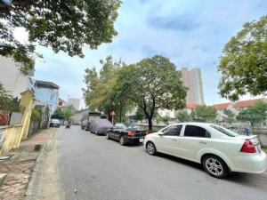 BÁN ĐẤT TẶNG NHÀ 2 TẦNG, VIEW HỒ- 60M2, MỖ LAO, 13.x TỶ